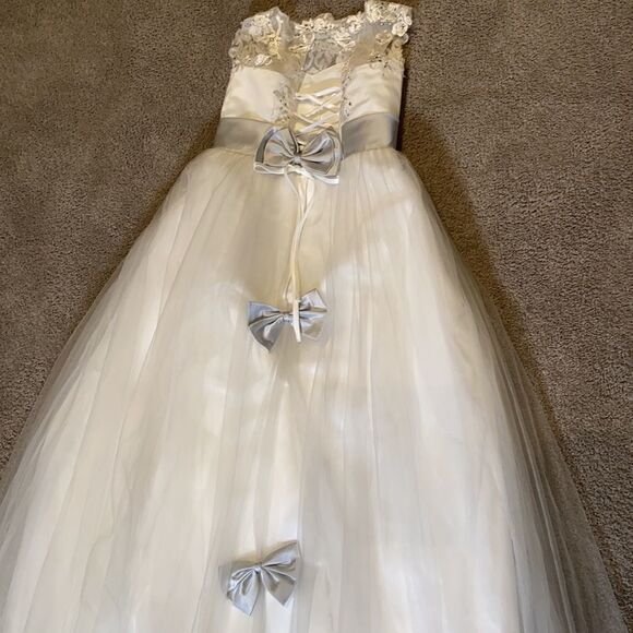 Girl’s Full Length Bridal, Flower Girl, Formal Dress **READ DESCRIPTION - Picture 6 of 11